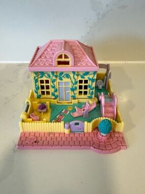 Polly Pocket Mini Playhouse Toy - Pink & Yellow